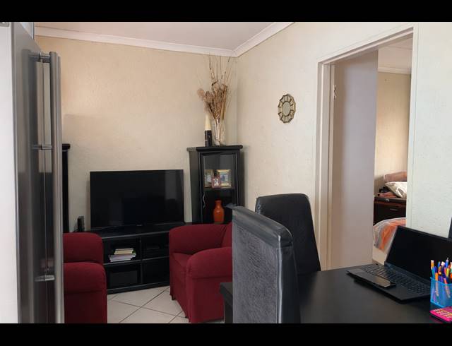 1 BEDROOM APARTMENT FOR SALE IN RANDFONTEIN CENTRAL